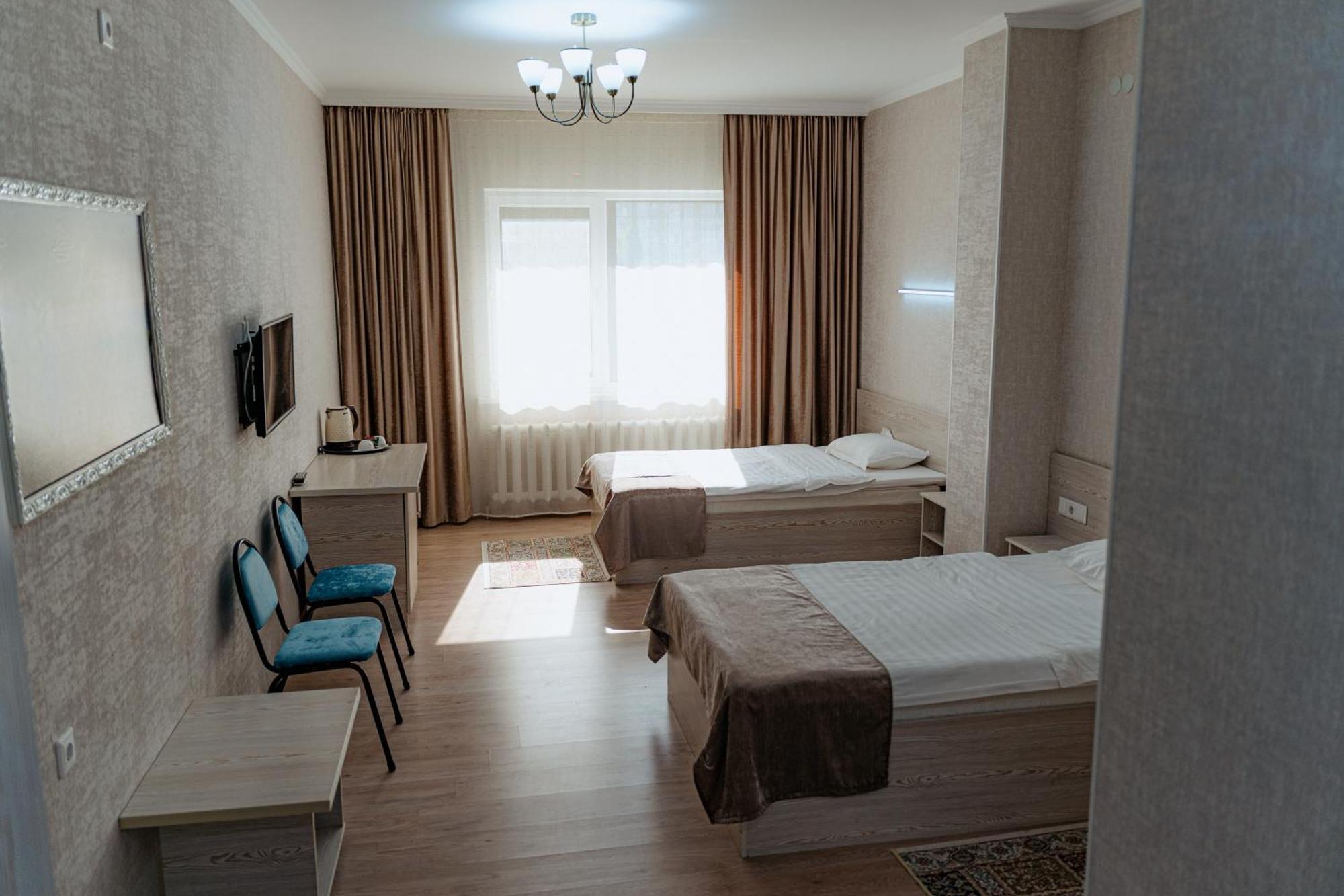 Union Plaza Hotel Astana Ngoại thất bức ảnh