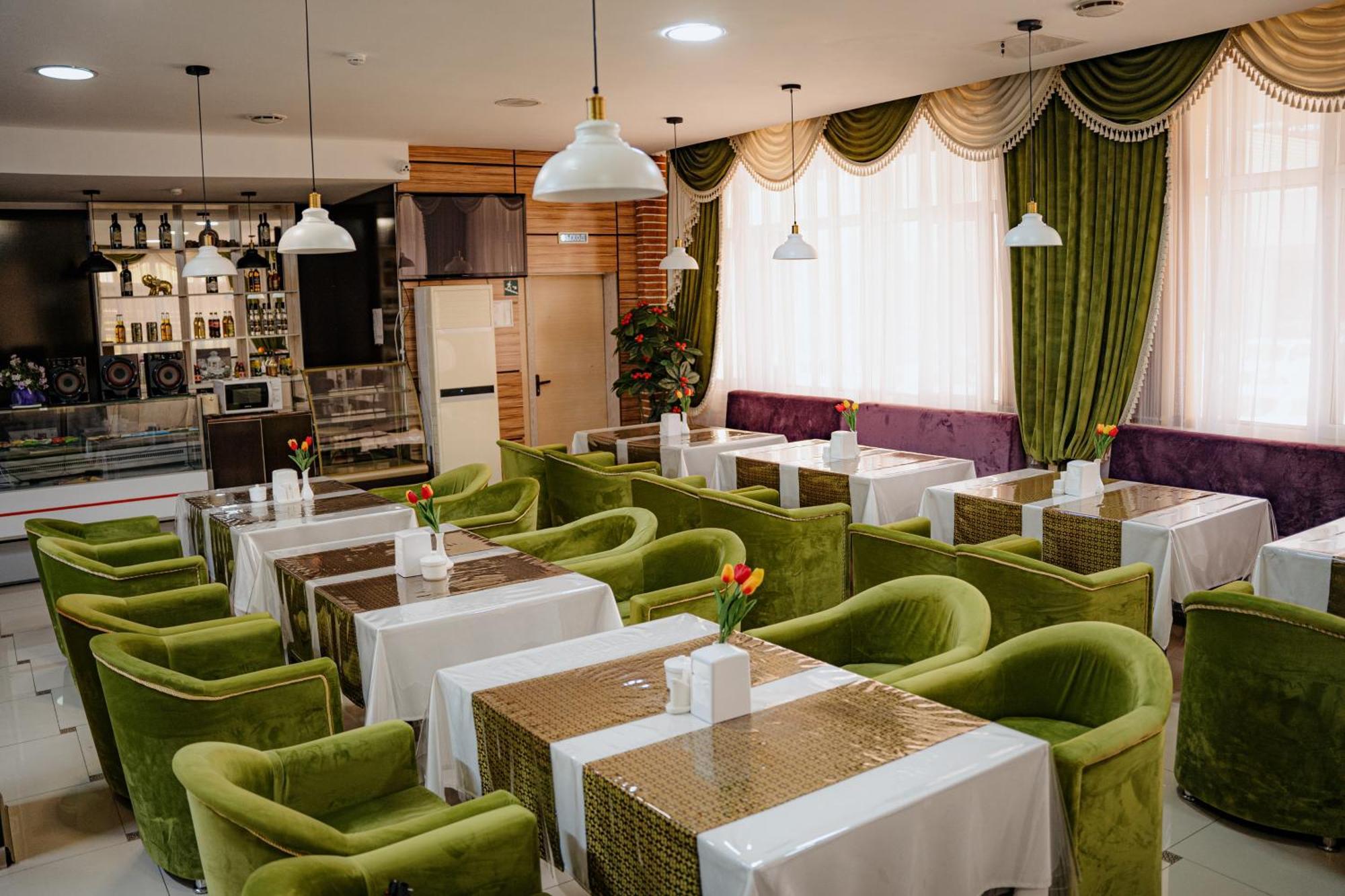 Union Plaza Hotel Astana Ngoại thất bức ảnh